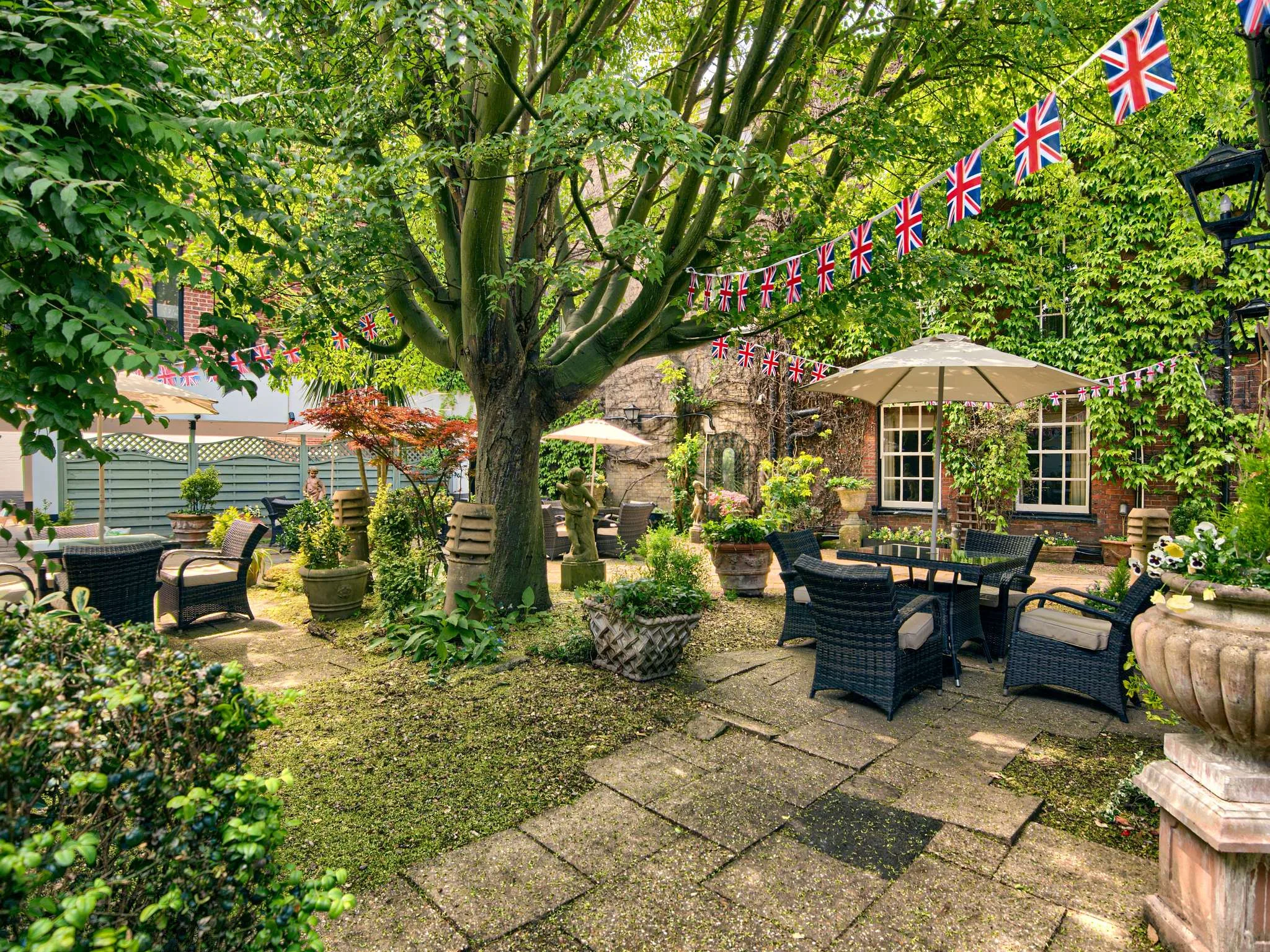 6616_ho_03_p_2048x1536